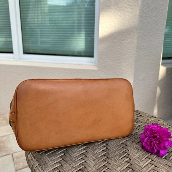 Louis Vuitton Alma PM Handbag - Picture 3 of 11